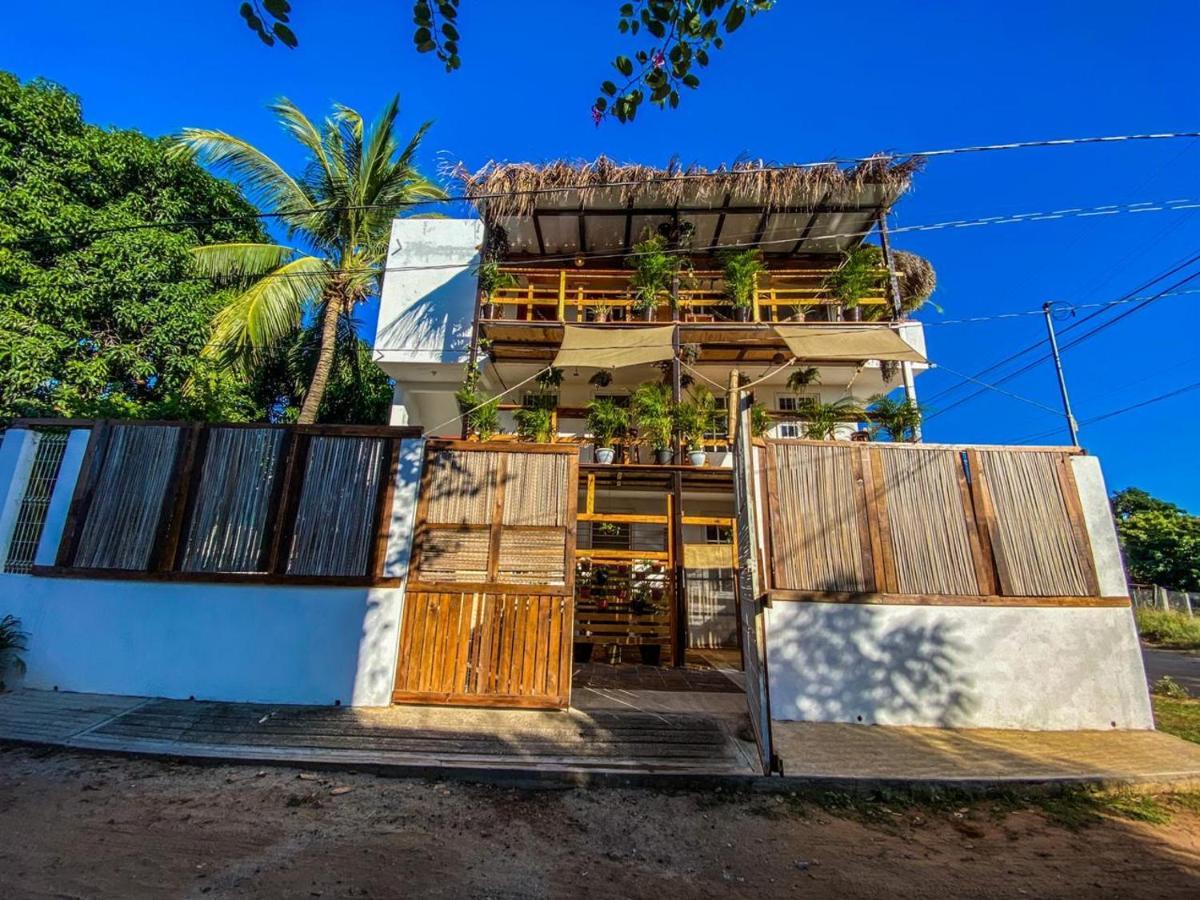 Shaka House Hotel Puerto Escondido  Exterior photo
