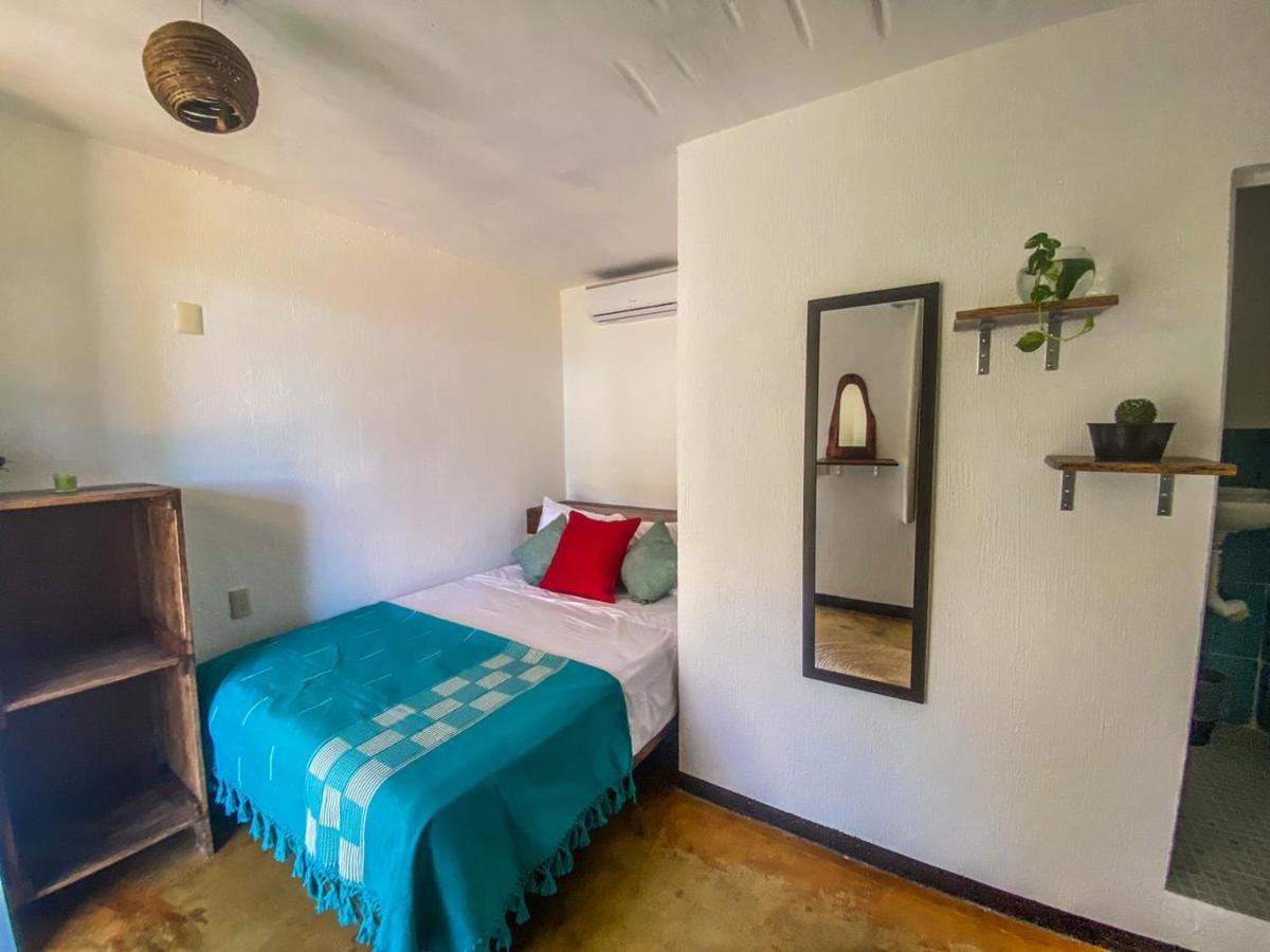 Shaka House Hotel Puerto Escondido  Exterior photo